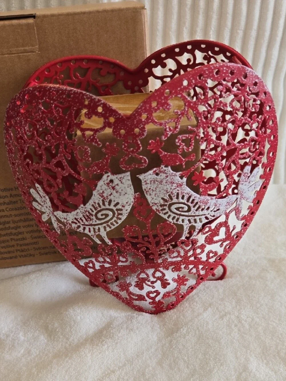 PartyLite Red Heart Tea Light Holder with White Bird Motif - Picture 3 of 4